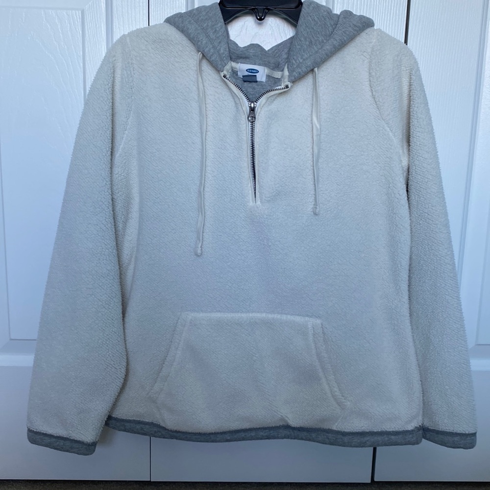 Old Navy Hoodie-never worn-size medium